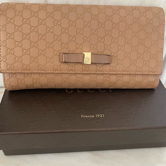 Gucci Guccisima Tan Wallet - Picture 9 of 12